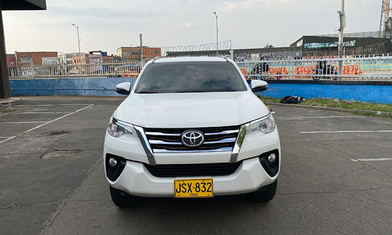 Toyota Fortuner 2.4 ...