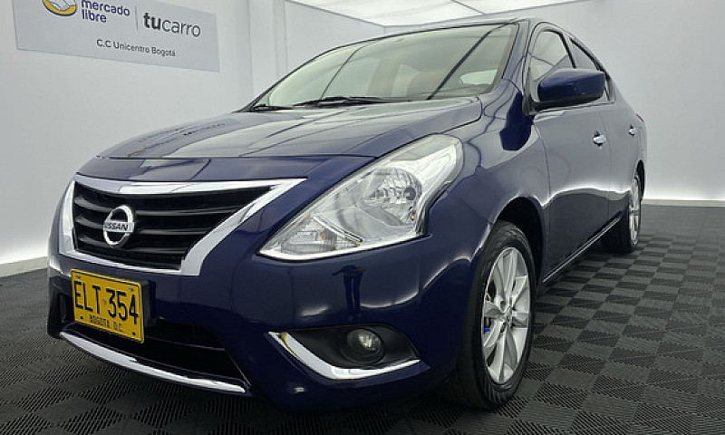 Nissan Versa 1.6 Adv...