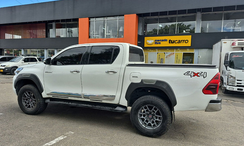Toyota Hilux 2.8  4X...