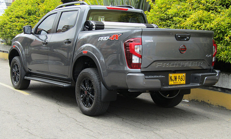 Nissan Frontier 2.5 ...