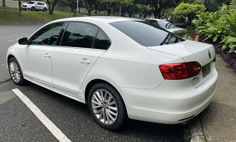 Volkswagen Jetta 2.5...
