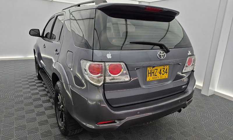 Toyota Fortuner 2.7L...