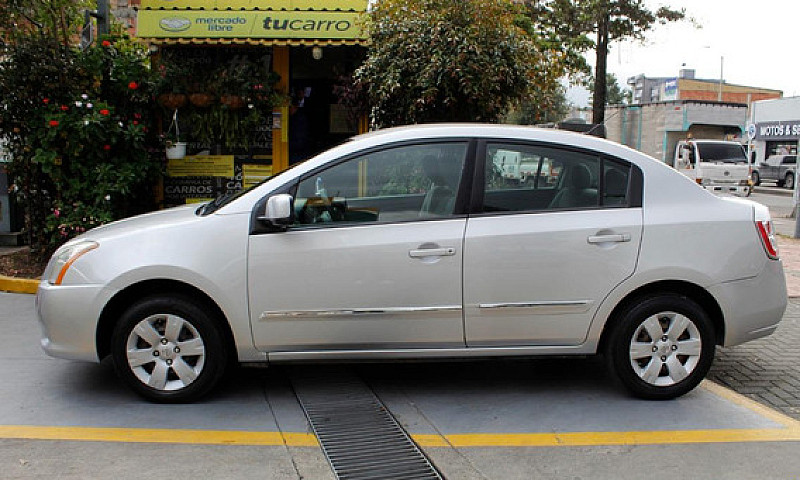 Nissan Sentra 2.0 B1...