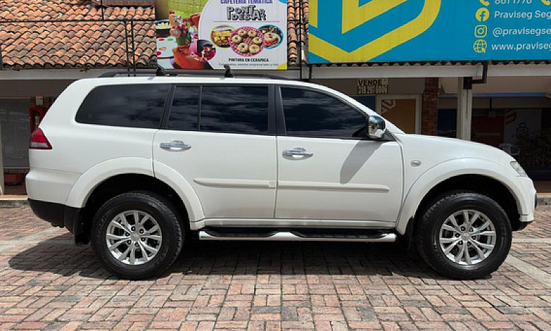 Mitsubishi Nativa 3....