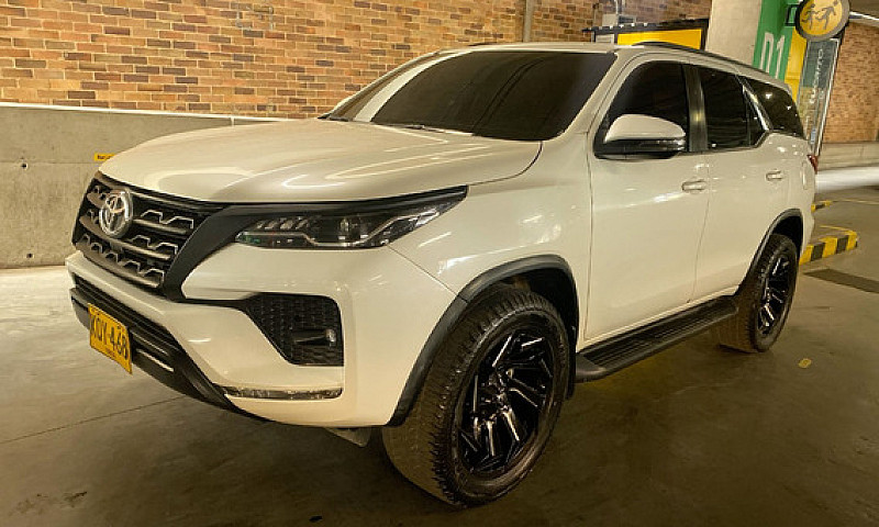 Toyota Fortuner 2.4 ...