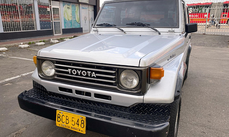 Toyota Land Cruiser ...