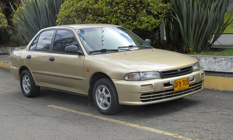 Mitsubishi Lancer 1....