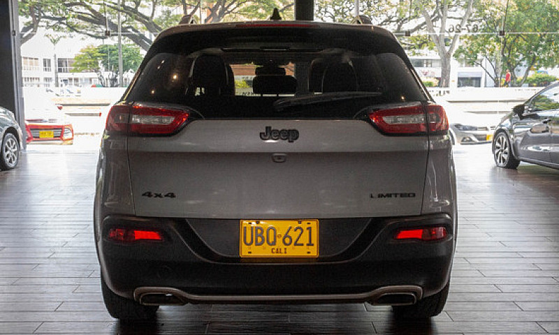 Jeep Cherokee 3.2 Li...