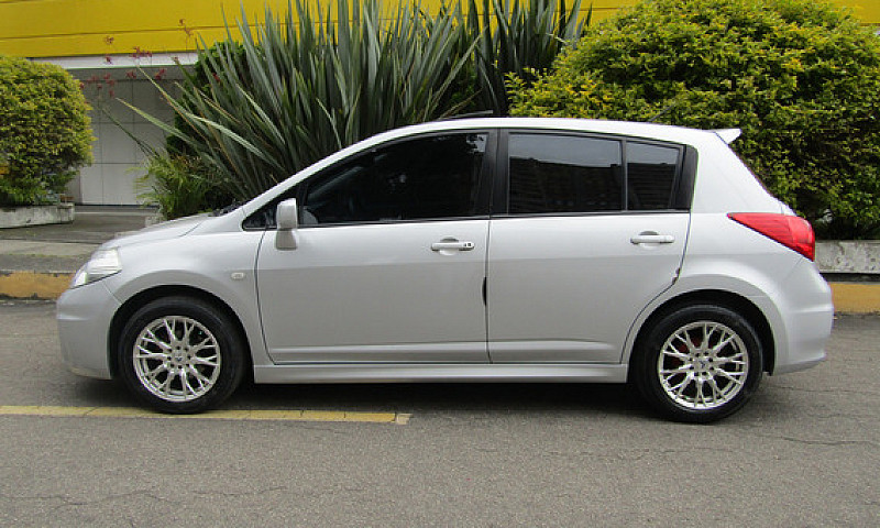 Nissan Tiida Hb 1.8 ...