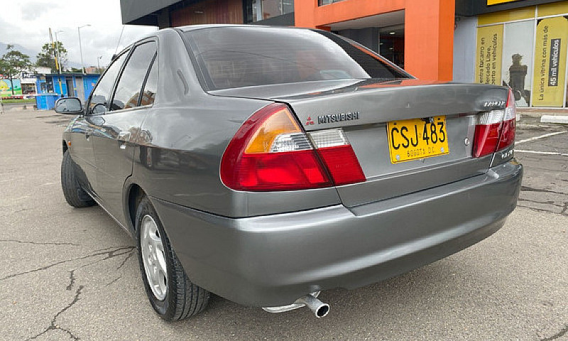 Mitsubishi Lancer 1....