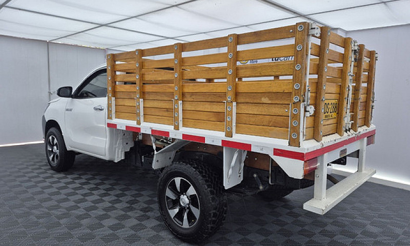 Toyota Hilux 2.7L Es...