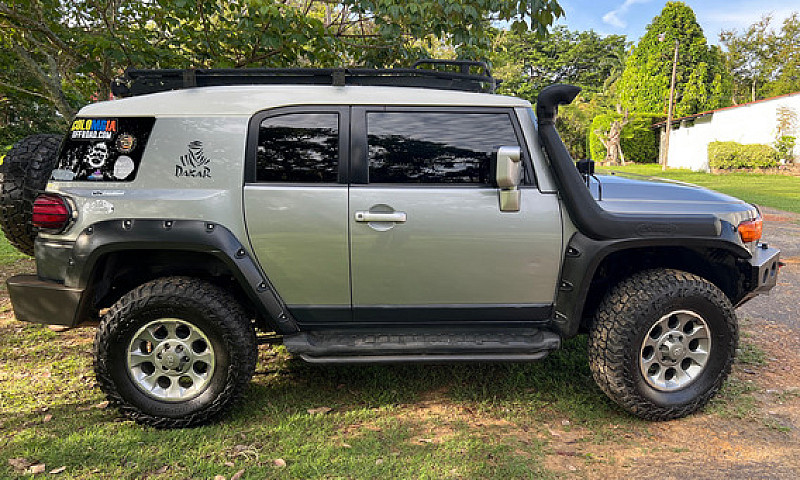 Toyota Fj Cruiser 4....