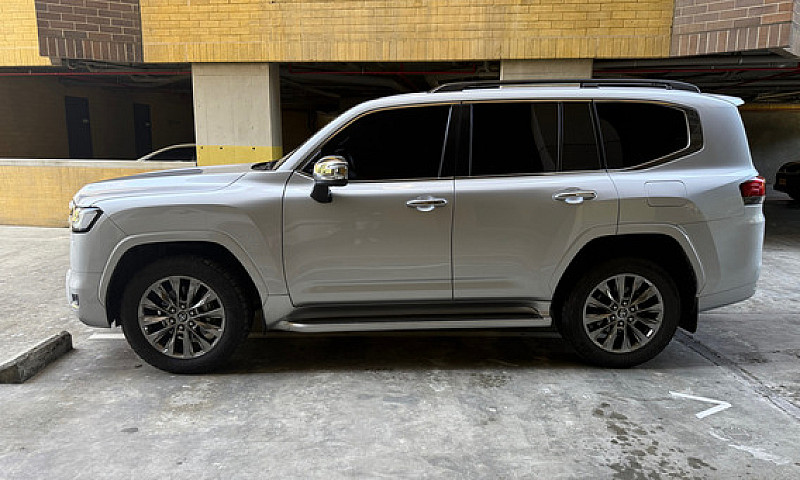 Toyota Land Cruiser ...
