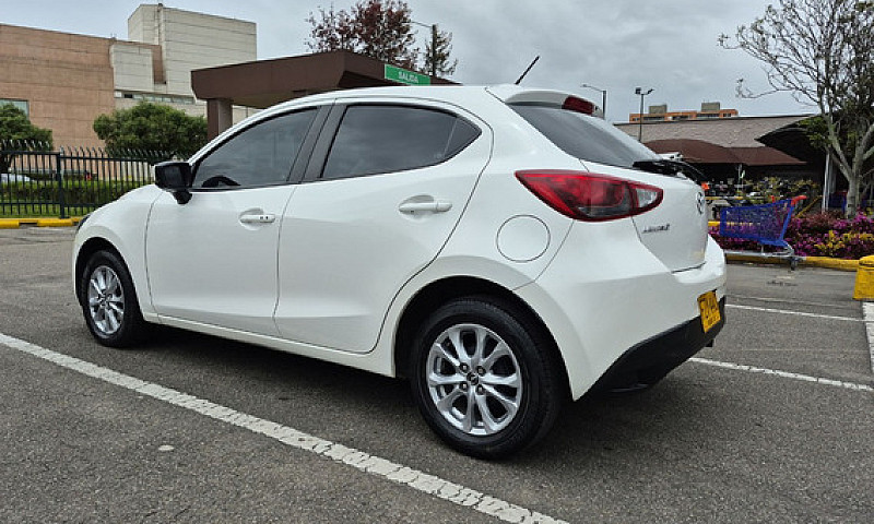 Mazda 2 1.5 Touring...