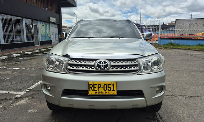 Toyota Fortuner 2.7 ...