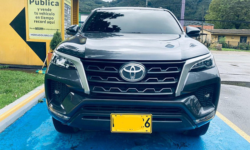 Toyota Fortuner 2.4 ...