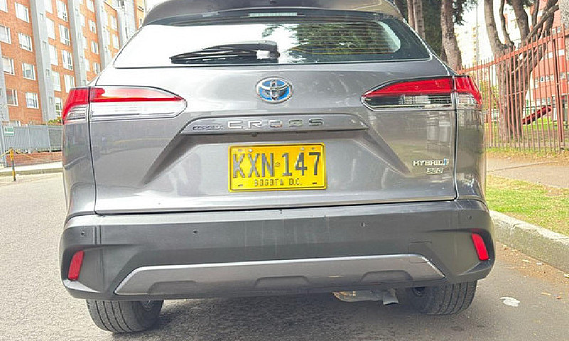 Toyota Corolla Cross...