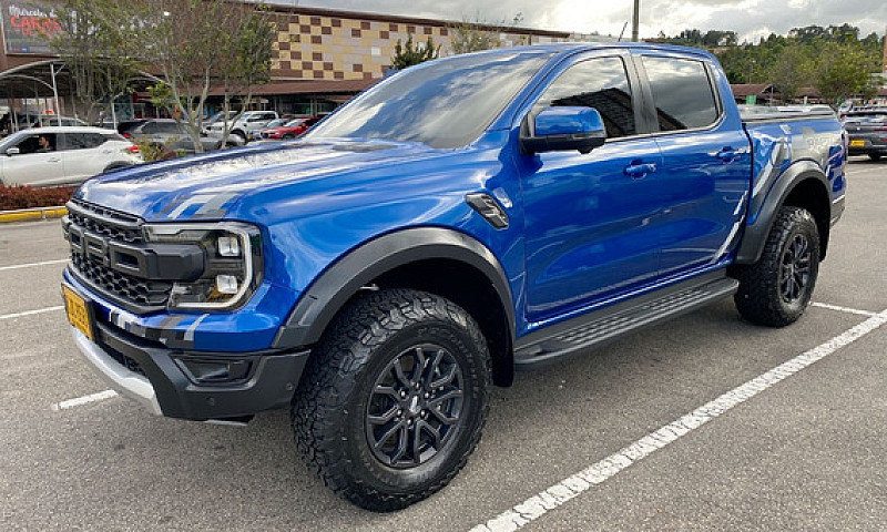 Ford Ranger Raptor 3...