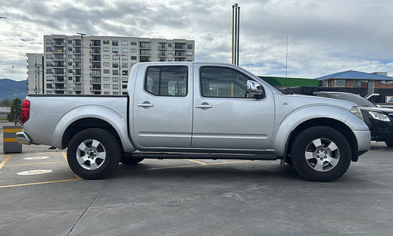 Nissan Navara 2.5 Hi...