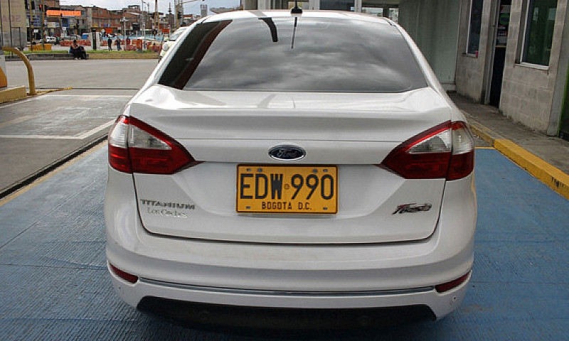 Ford Fiesta 1.6 Tita...