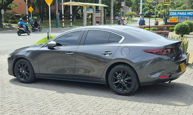 Mazda 3 2.0 Touring ...