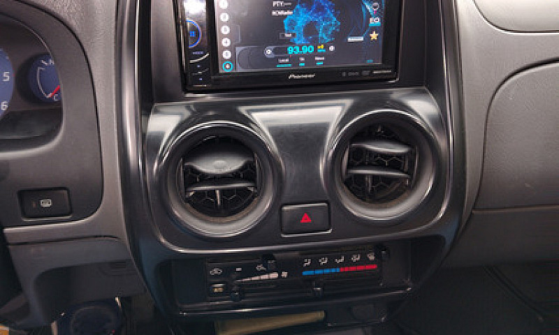 Nissan Np300 Frontie...