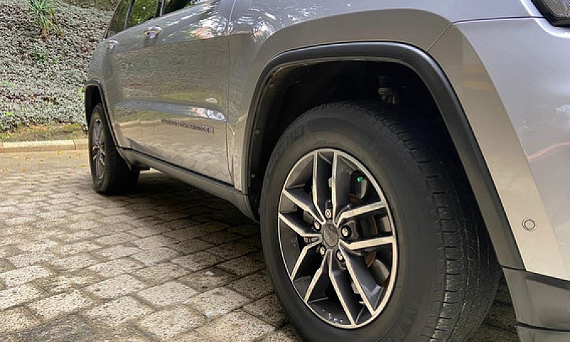 Jeep Grand Cherokee ...
