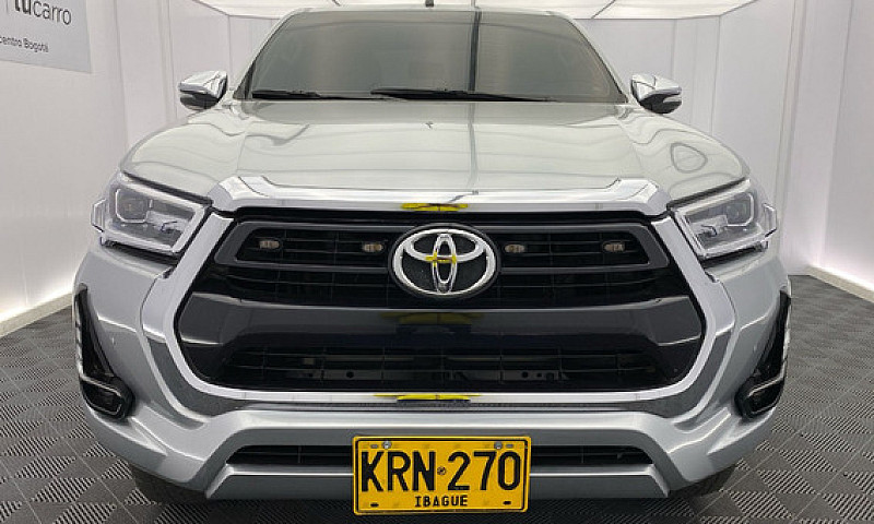 Toyota Hilux  At  4....