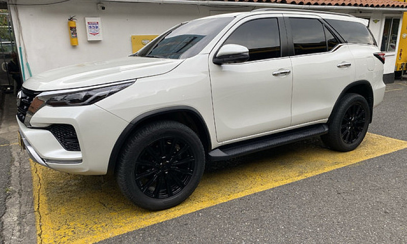 Toyota Fortuner 2.7 ...