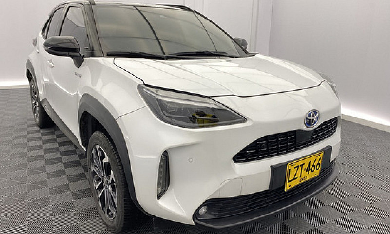 Toyota Yaris Cross 1...
