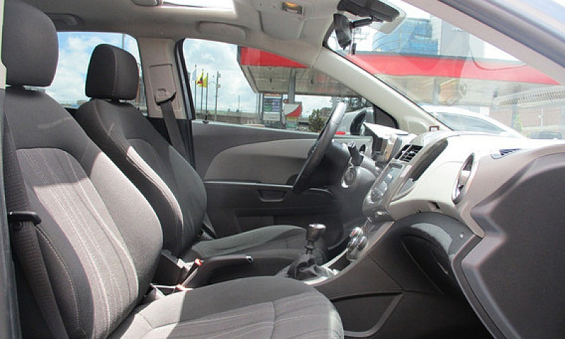 Chevrolet Sonic Lt  ...