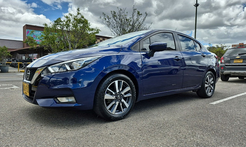 Nissan Versa 1.6 Adv...