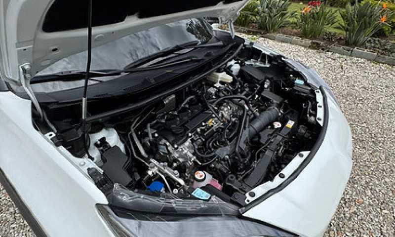 Toyota Yaris Cross 1...