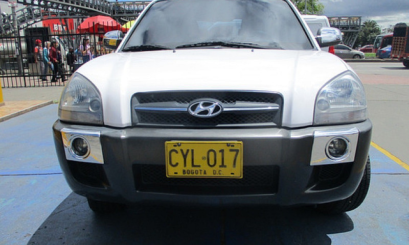 Hyundai Tucson Gl 4X...