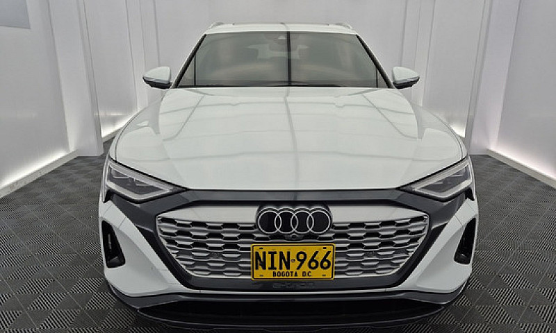 Audi Q8 E-Tron 0.0 Q...