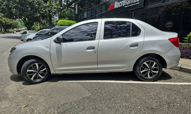 Renault Logan 1.6 Au...