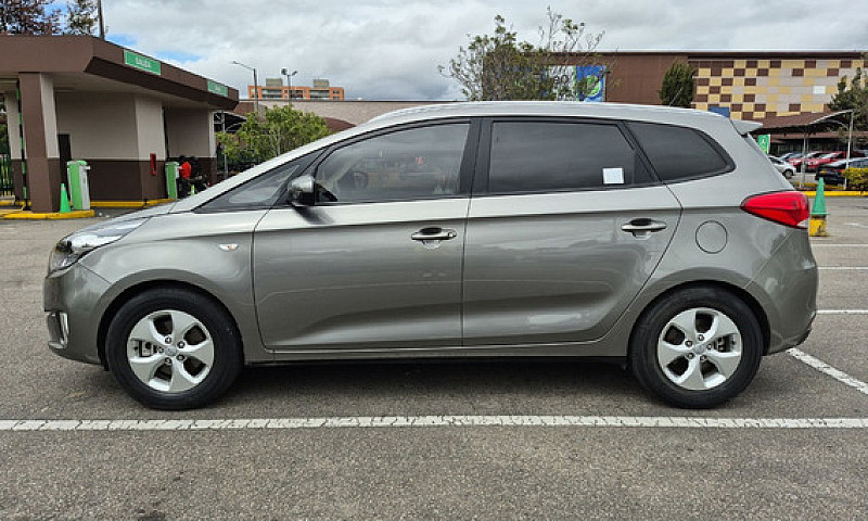 Kia Carens 2.0 Suv E...