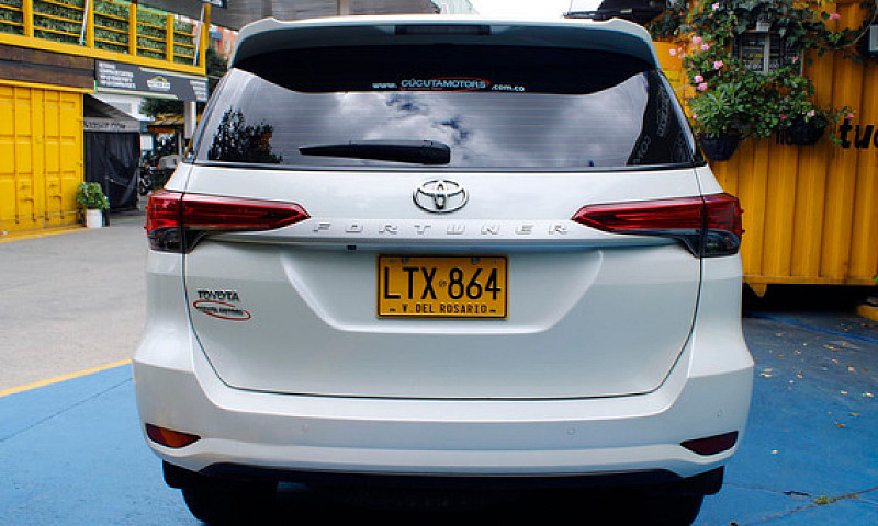 Toyota Fortuner 2.4 ...