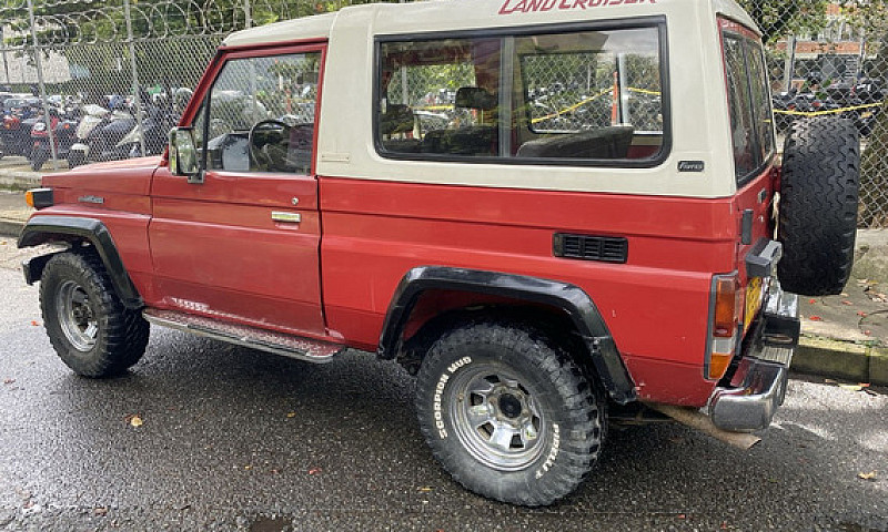 Toyota Land Cruiser ...
