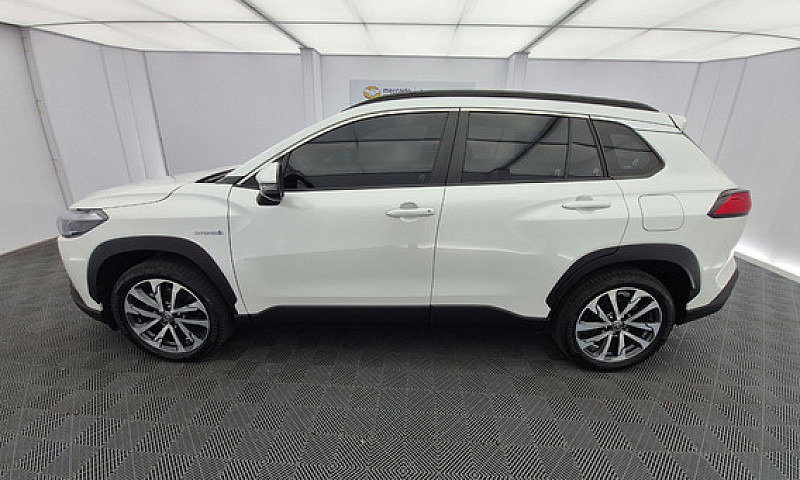 Toyota Corolla Cross...