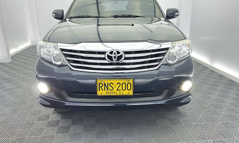 Toyota Fortuner 2.7L...