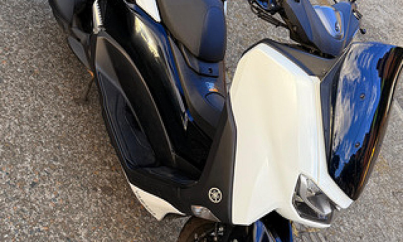 Yamaha N-Max Connect...