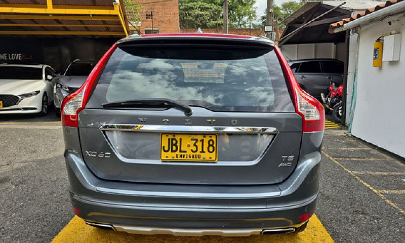 Volvo Xc60 2.0 T5 Su...
