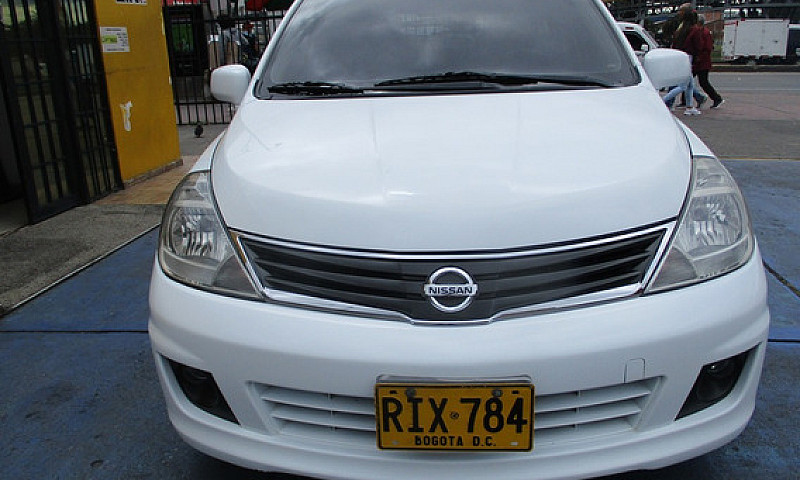 Nissan Tiida Hb  1.8...