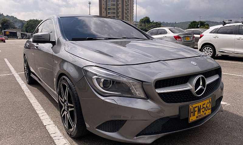 Mercedes Benz Cla200...