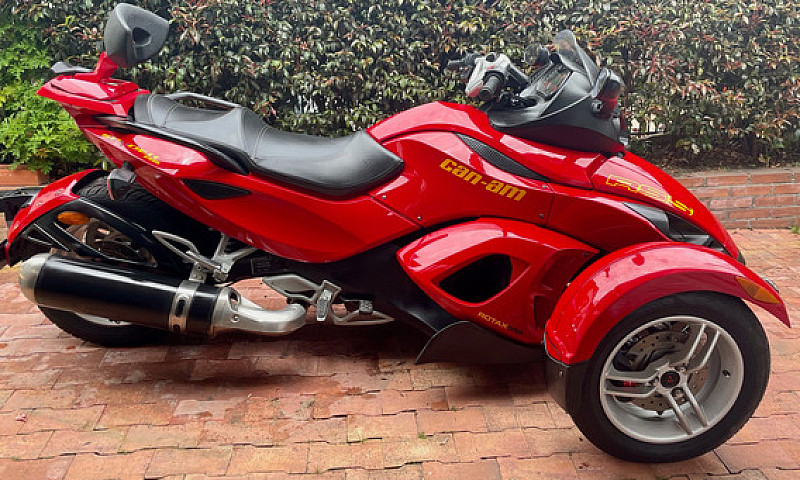 Spyder Can Am Rs...