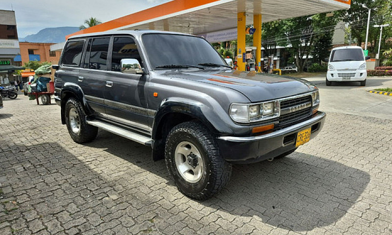 Toyota Land Cruiser ...