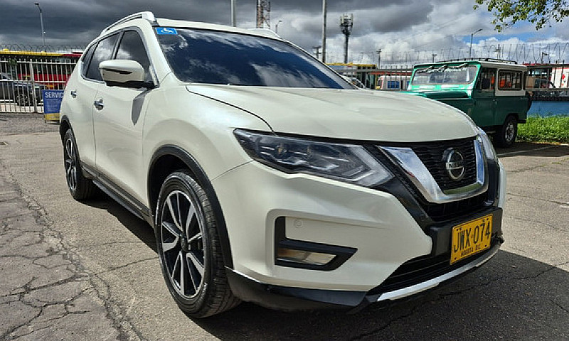 Nissan X-Trail 2.5 E...