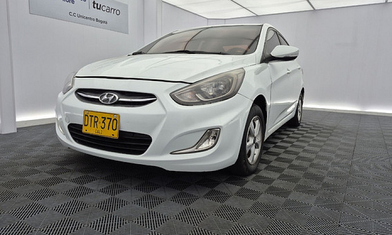 Hyundai Accent Premi...