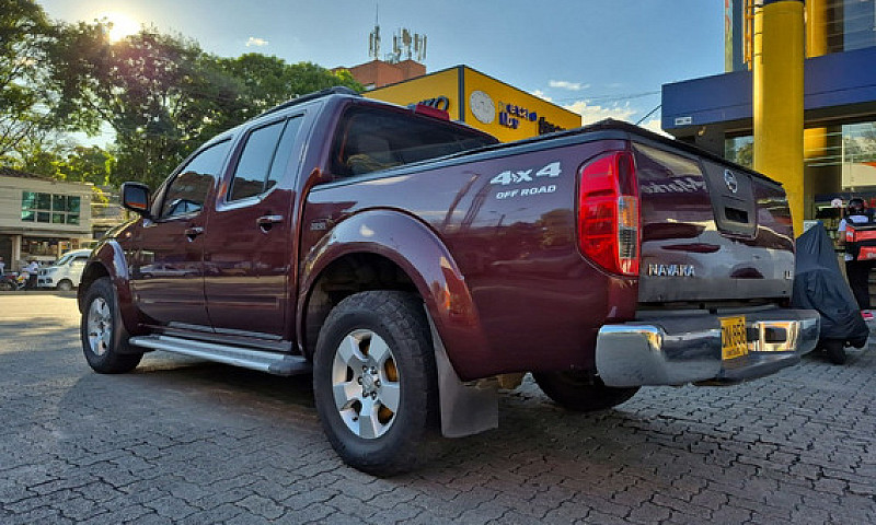Nissan Navara 2.5 Le...